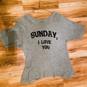 “Sunday, I love You” Basic Graphic T-Shirt